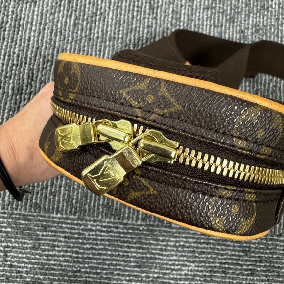 LOUIS VUITTON MONOGRAM POCHETTE GANGE BUM BAG CROSSBODY - Picture 3 of 16
